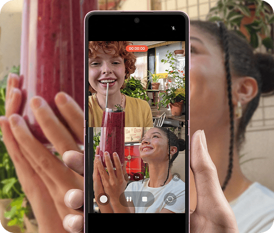 An image of the Galaxy Z Flip8's camera in use 