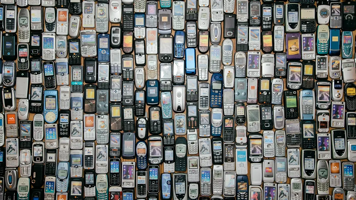 A huge array of old mobile phones that could be recycled with Community Calling.