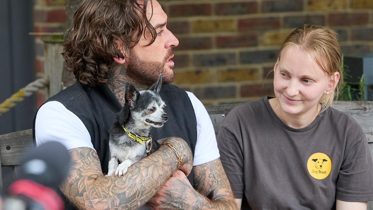 Pete Wicks with a Dog Trust team member in the second series of Pete Wicks: For Dogs’ Sake.