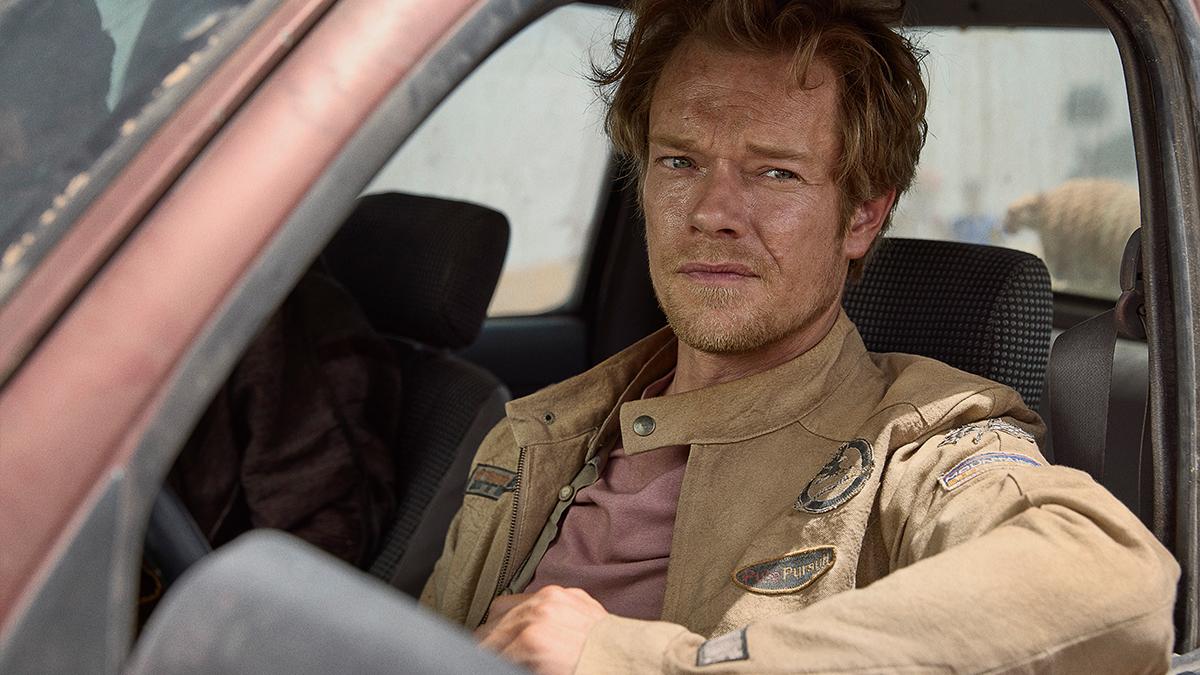 Alfie Allen as Max in Atomic on Sky Showcase.