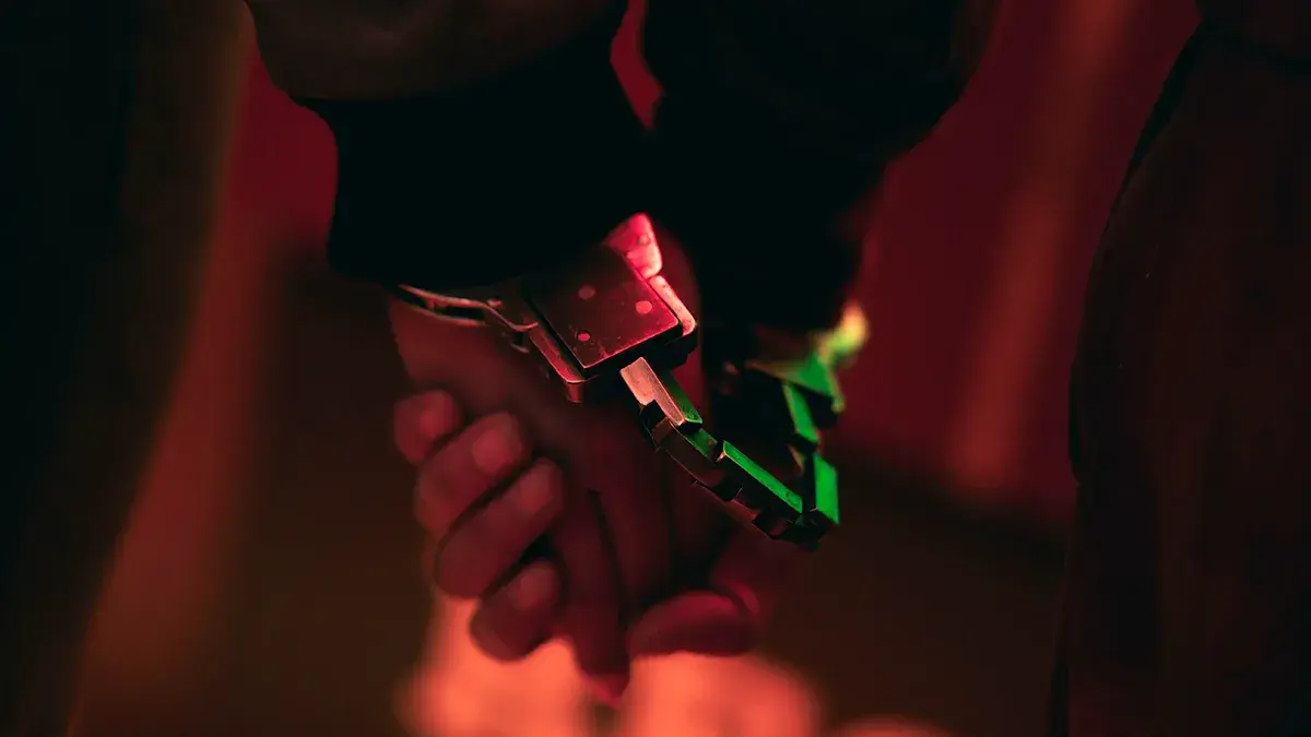 Rahim and Hoyle spent much of the shoot handcuffed together – a challenge for the actors and crew.