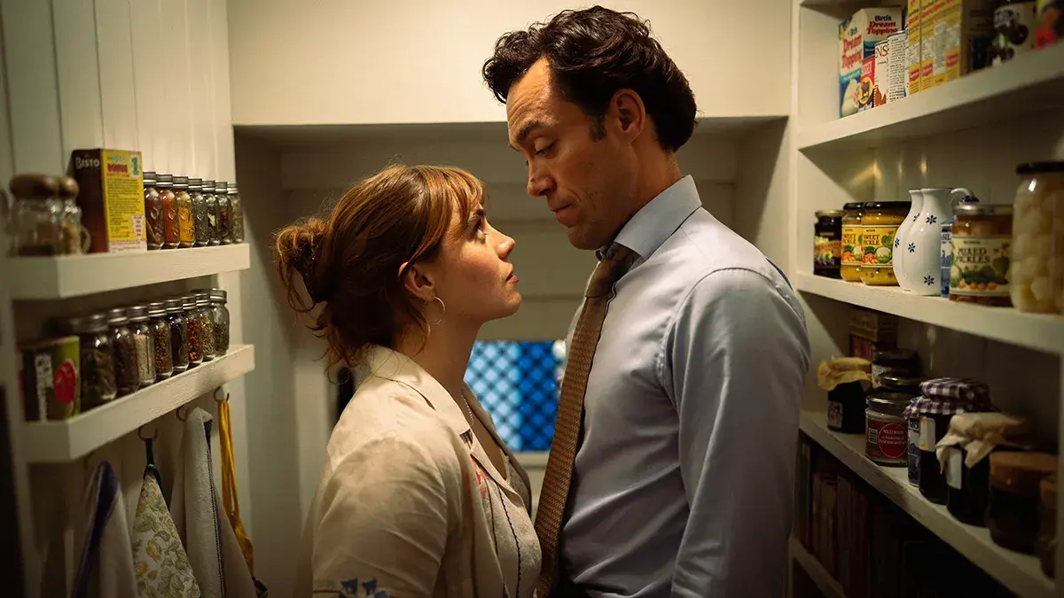 Bella Maclean as Taggie O’Hara and Alex Hassell as Rupert Campbell-Black in Rivals season 2 on Disney+.