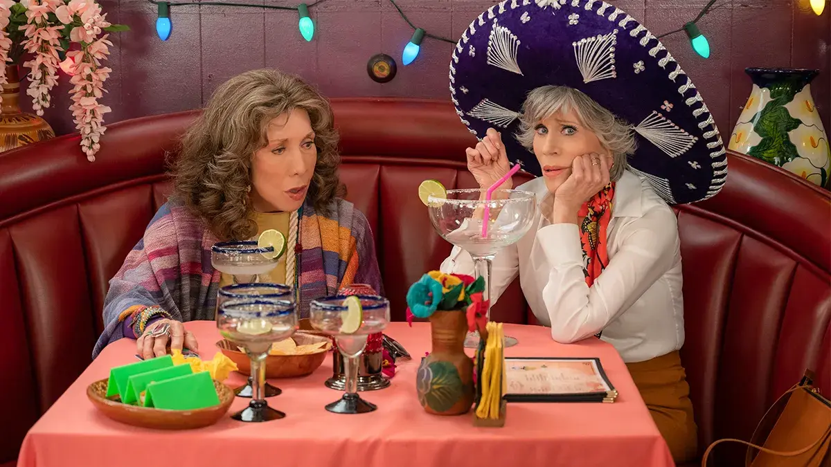 Lily Tomlin and Jane Fonda in Grace And Frankie.