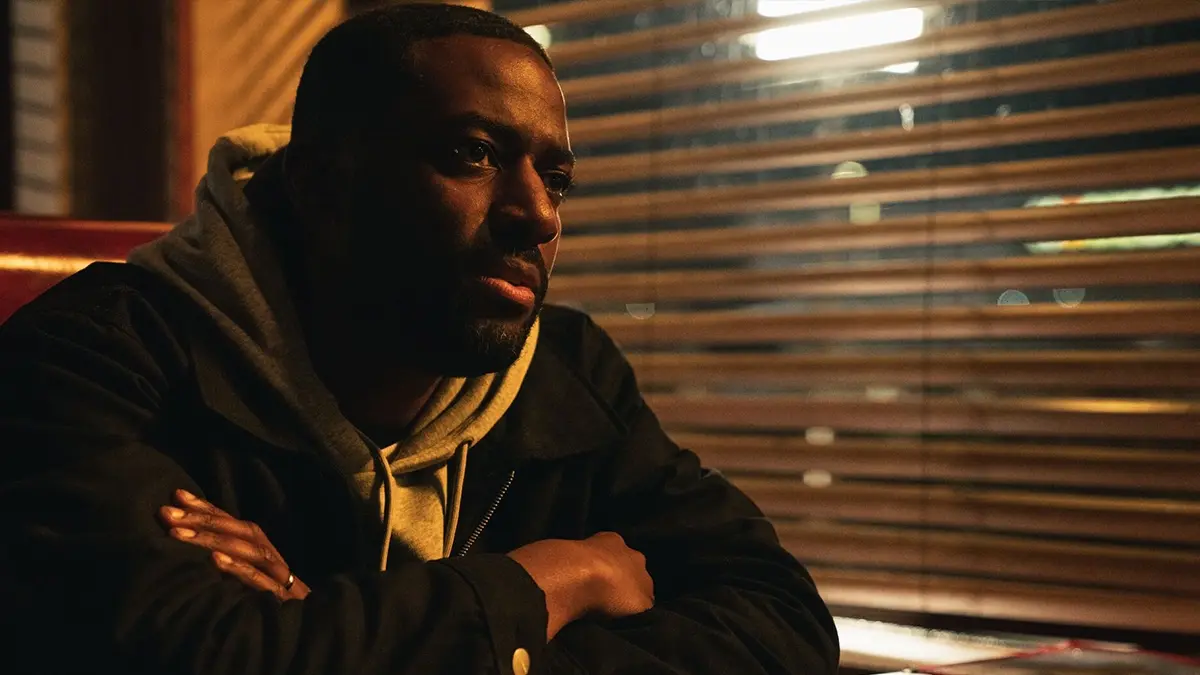 Ashley Thomas stars as customs officer Dom Delaney in Channel 4’s In Flight.