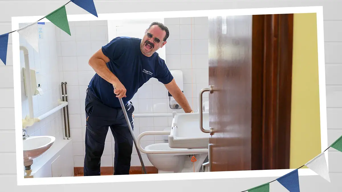 Danny Dyer rolls up his sleeves in The Dyers’ Caravan Park.