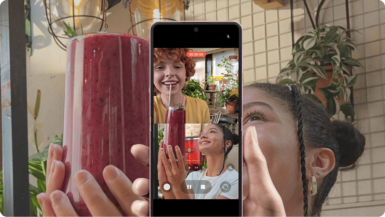 Close up image of the Galaxy Z Flip8's camera in use